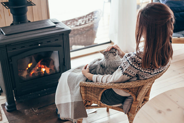 Is een houtkachel een geschikt alternatief voor een hoge gasrekening?
